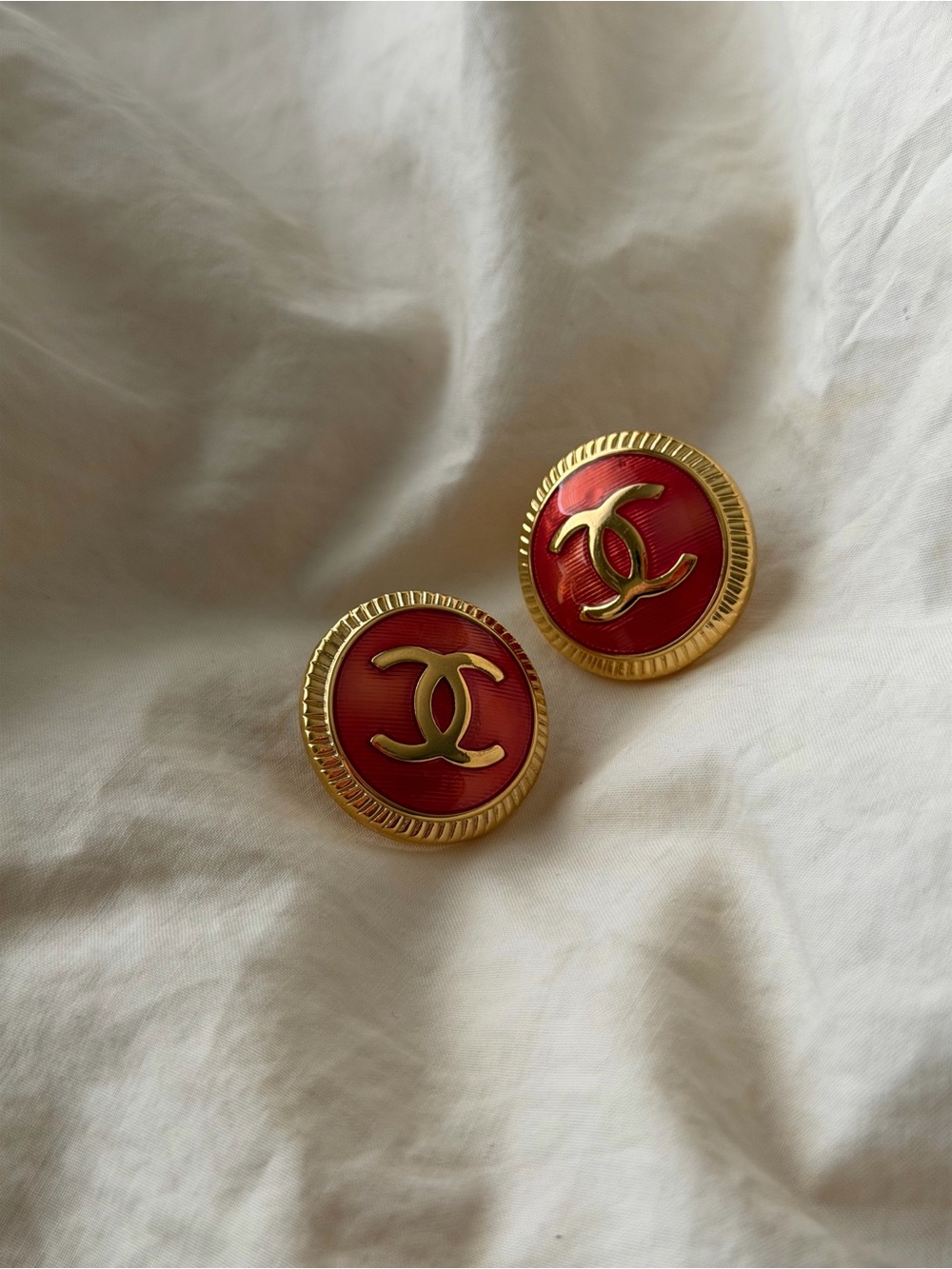 CHANEL Gold-Tone CC Pinkish Red Enamel Earrings - Picture 4 of 14